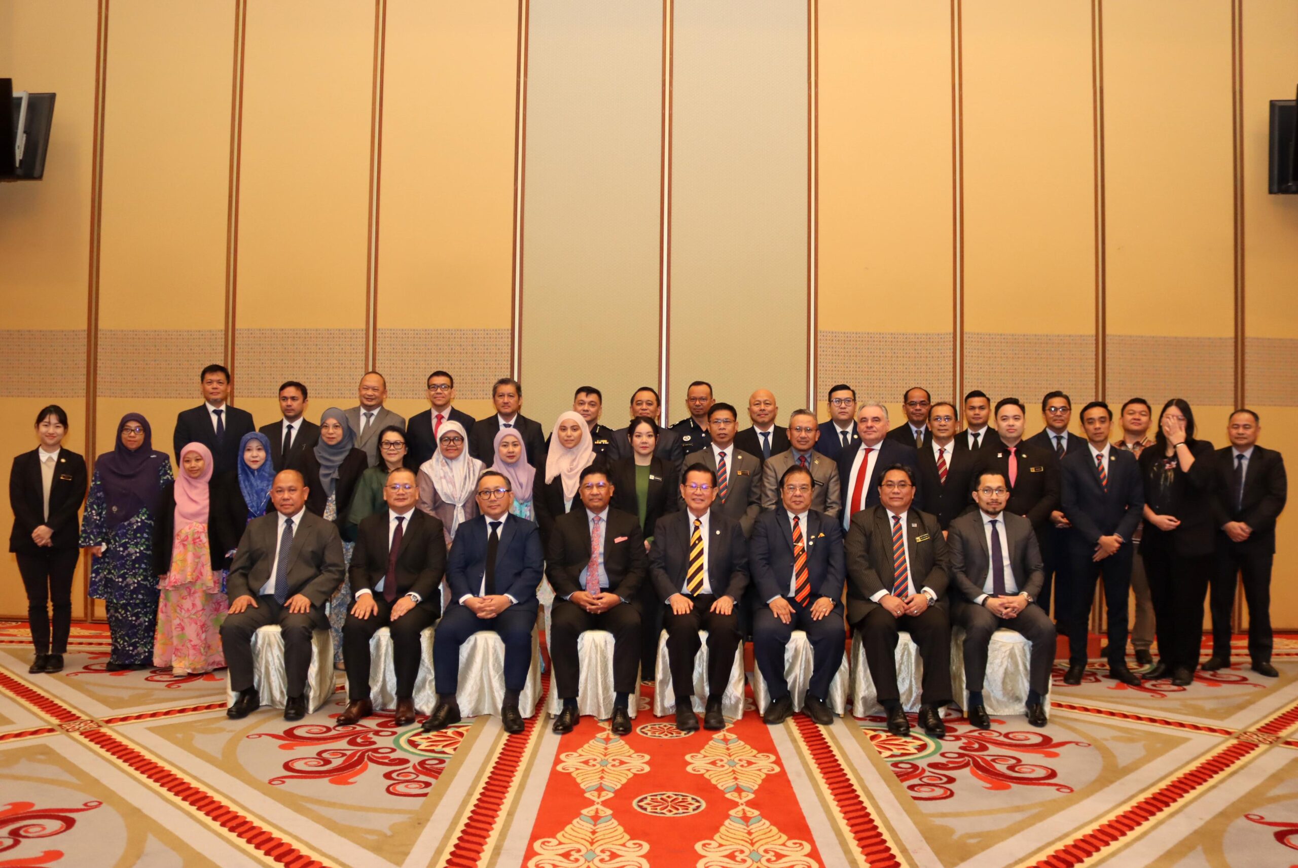 Lawatan Rasmi Yang Berhormat Menteri Pengangkutan Sarawak Ke Negara Brunei Darussalam