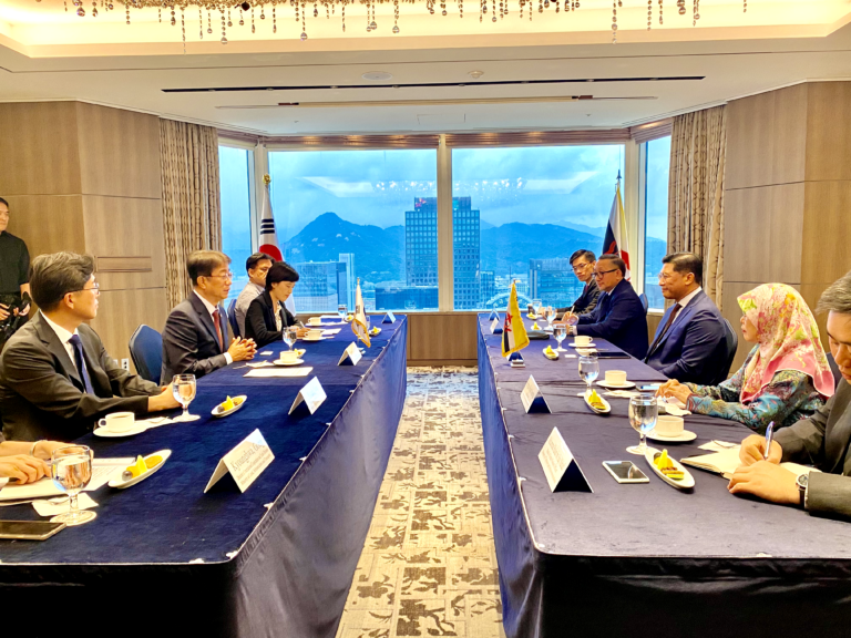 Bilateral Meeting Between Minister of Transport and Infocommunications of Brunei Darussalam and Minister of Land, Infrastructure, and Transport of the Republic of Korea