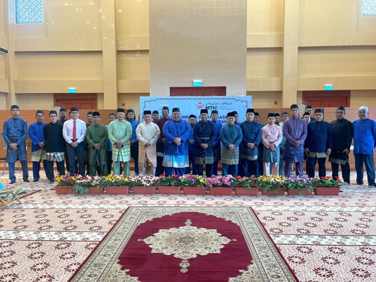 Majlis Membaca Surah Yaasin, Tahlil, Doa Kesyukuran & Sembahyang Fardhu Asar Berjemaah Sempena Memperingati Penubuhan Jabatan Perkhidmatan Pos Ke-118 Tahun Dan Sambutan Hari Pos Sedunia 2024