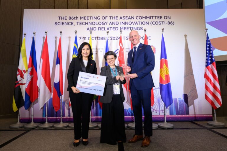 Brunei Menang Kategori Mid-Career Scientist dalam Anugerah ”The Underwriter’s Laboratories-ASEAN-U.S. Science Prize For Women 2024”