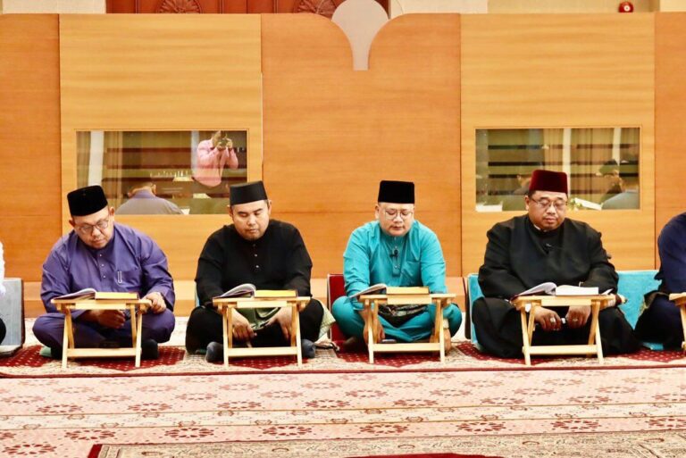 Majlis Pembukaan Tadarus Al-Quran Sempena Bulan Ramadan Tahun 1445H/2024M bagi Kementerian Pengangkutan dan Infokomunikasi dan Jabatan-Jabatan serta Agensi-Agensi Pihak Berkuasa Di Bawahnya
