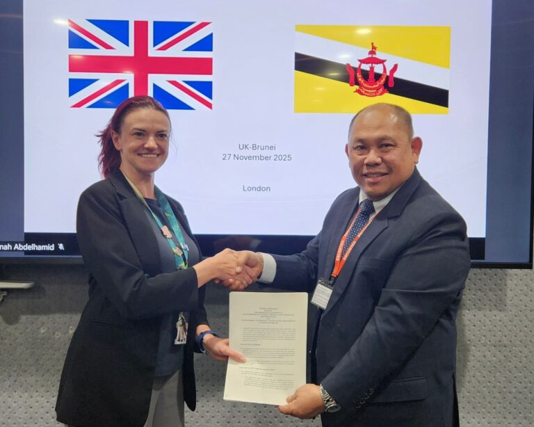 Signing of Record of Discussion between the Aeronautical Authorities of the Government of His Majesty the Sultan and Yang Di-Pertuan of Brunei Darussalam and the Government of the United Kingdom of Great Britain and Northern Ireland