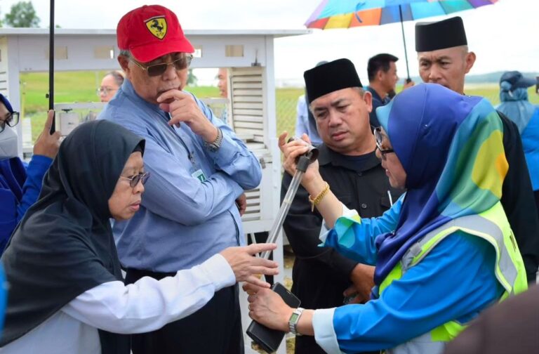 Lawatan Yang Berhormat Ahli-Ahli Majlis Mesyuarat Negara Ke Jabatan Kajicuaca Brunei Darussalam
