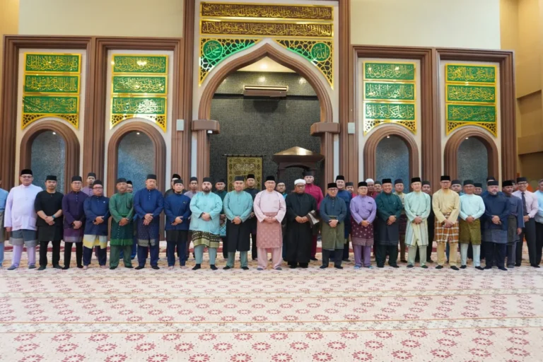 Majlis Doa Kesyukuran Sempena Ulang Tahun Hari Keputeraan Kebawah Duli Yang Maha Mulia Paduka Seri Baginda Sultan Dan Yang Di-Pertuan Negara Brunei Darusssalam yang Ke-80 Tahun